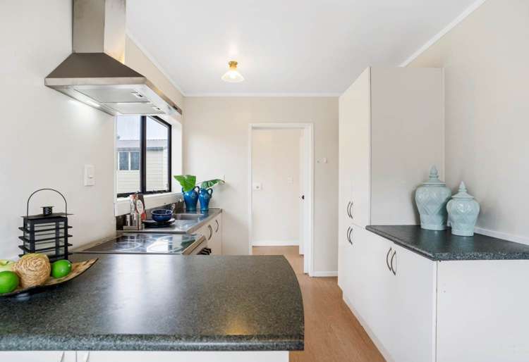 10 Jodie Place Flat Bush_6