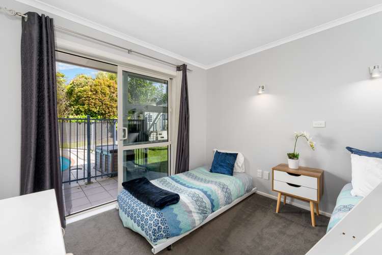 2/6 Armstrong Grove Hilltop_8