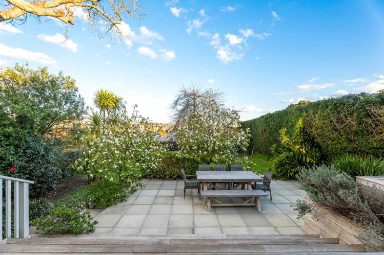 8 Highland Road Mount Albert_16