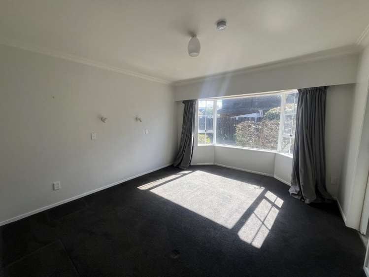 8 McInnes Place 10469_10