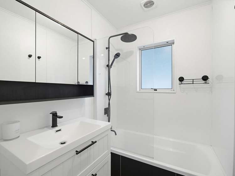 24 Hill Road_5