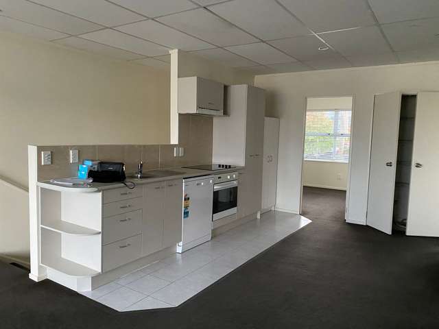 Great 3 bedrm bargain - ready to move in