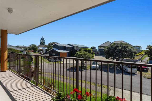 14 Commodores Close Coastlands_1