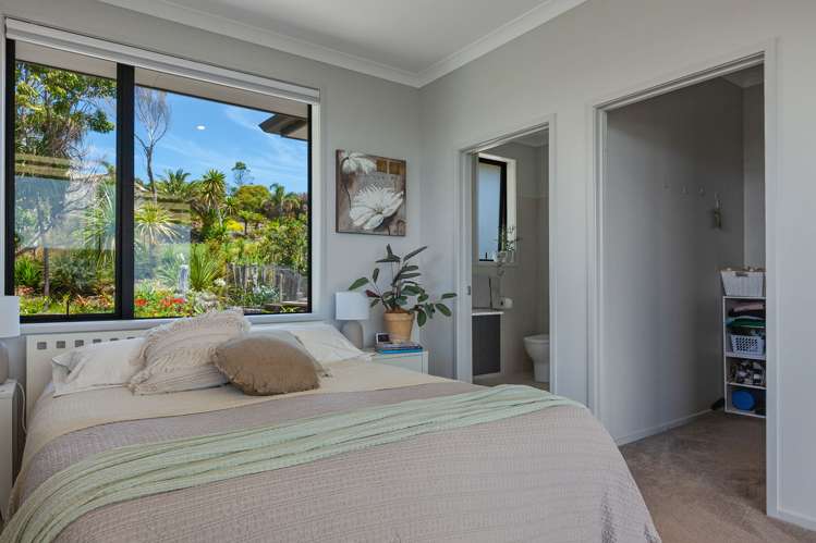 31 Eagles Way Cable Bay_13