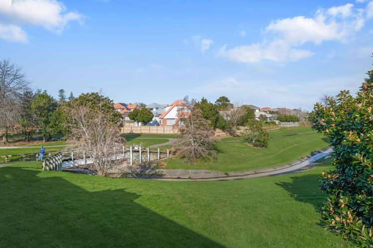 54 Mirrabooka Avenue Botany Downs_35