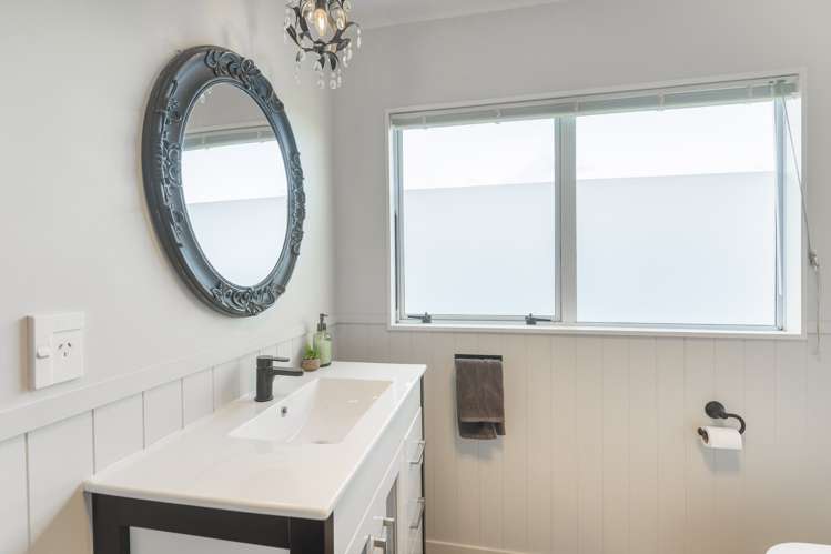 34 Cedar Drive Paraparaumu Beach_16