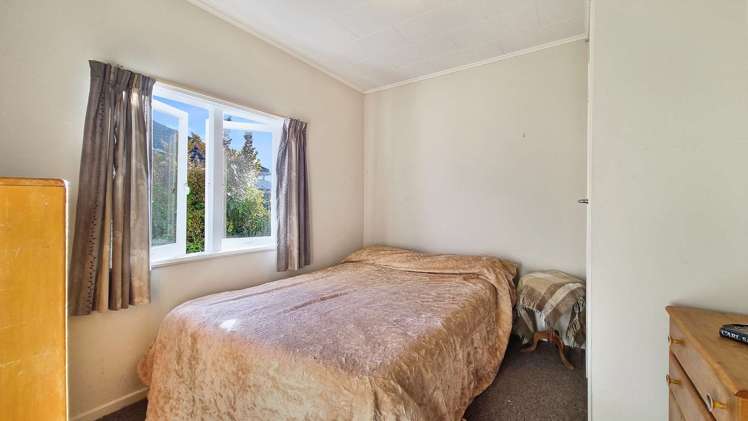 15 Holland Street Glenholme_11