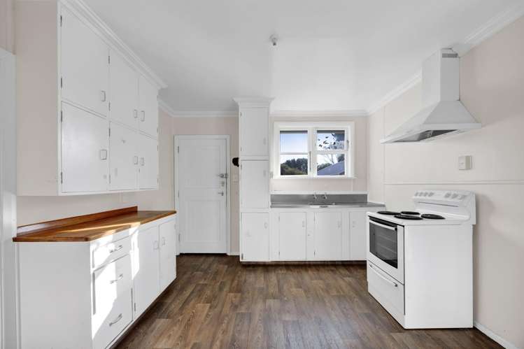 27 Strange Street Waitara_8