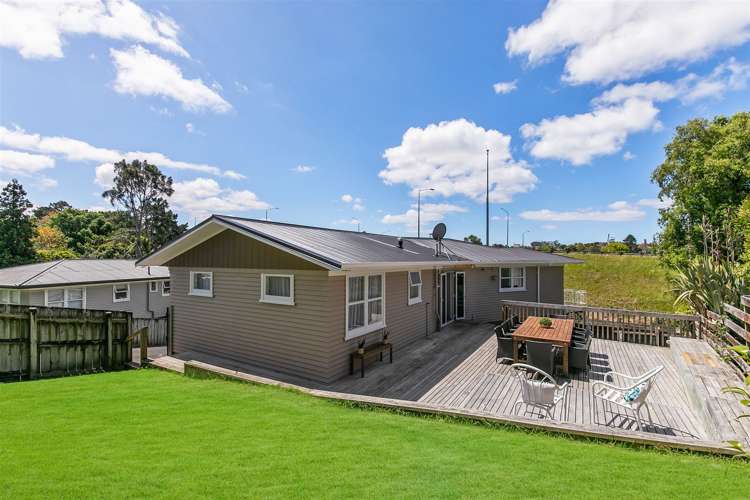 15 Totaravale Drive Totara Vale_10