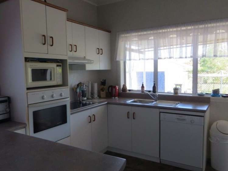 16 Longfellow Street Te Aroha_8