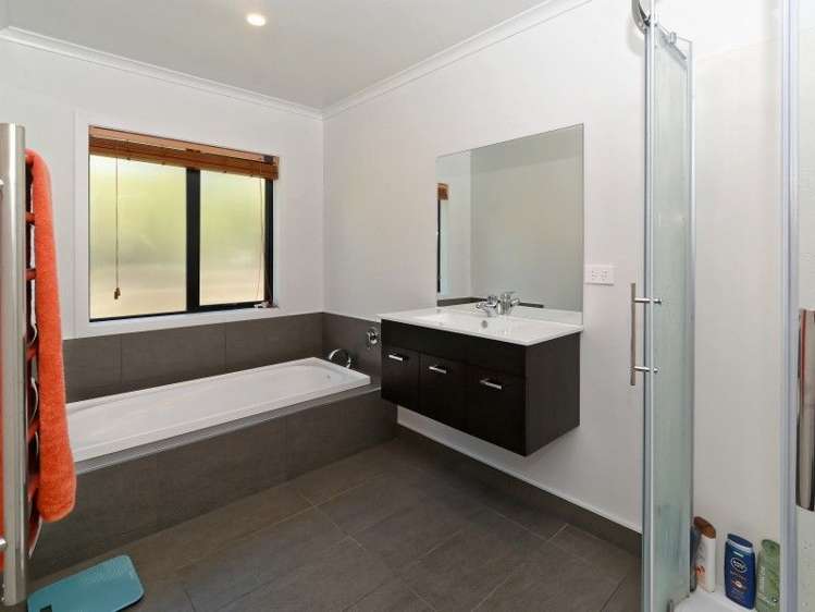 6 Rengarenga Close Baverstock_9