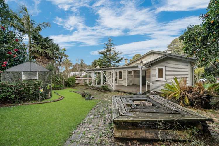 590 Mount Albert Royal Oak_21