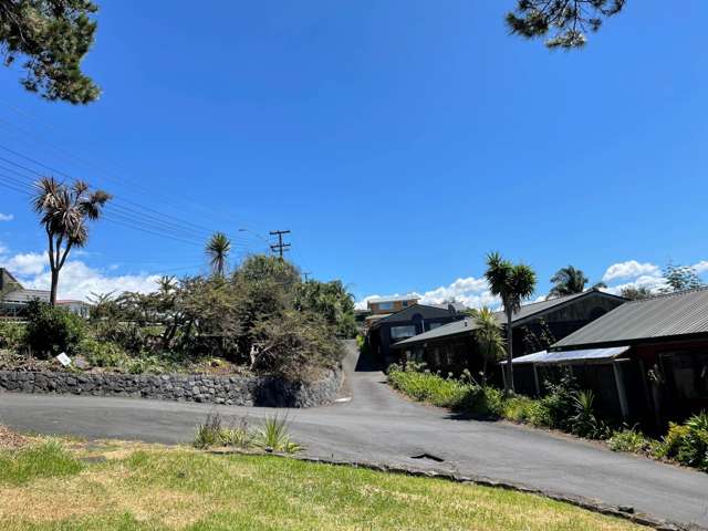 2/76 Target Road Totara Vale_1