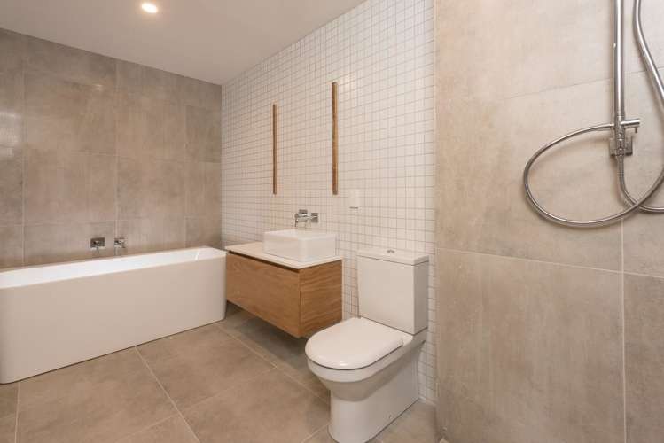 210 Marine Parade Mount Maunganui_16