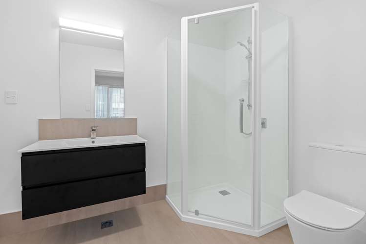 15/11 Carlos Drive Flat Bush_11