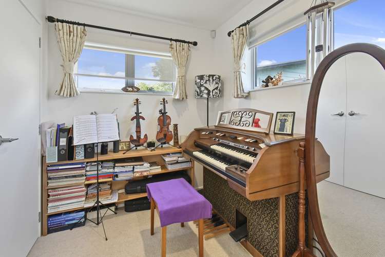 19 Swallow Drive Manurewa_6