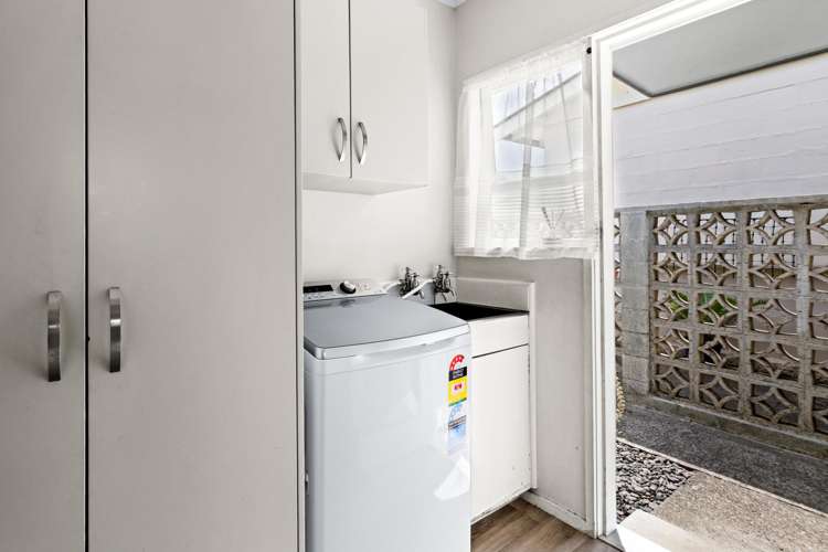 2/32 White Street Taradale_10