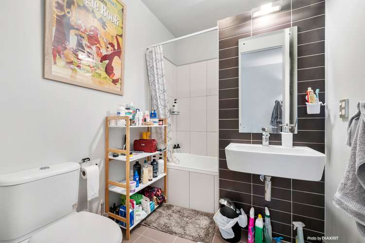 303/20 Hanson Street Mount Cook_8