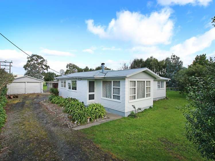 2110 State Highway 56 Longburn_16