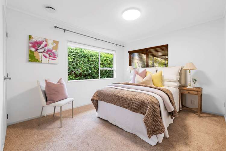 2/12 The Green Golflands_12