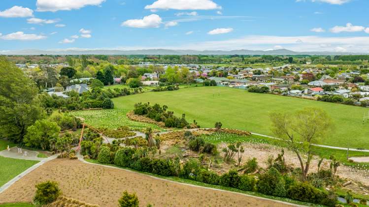 24 Crombie Green Northwood_28