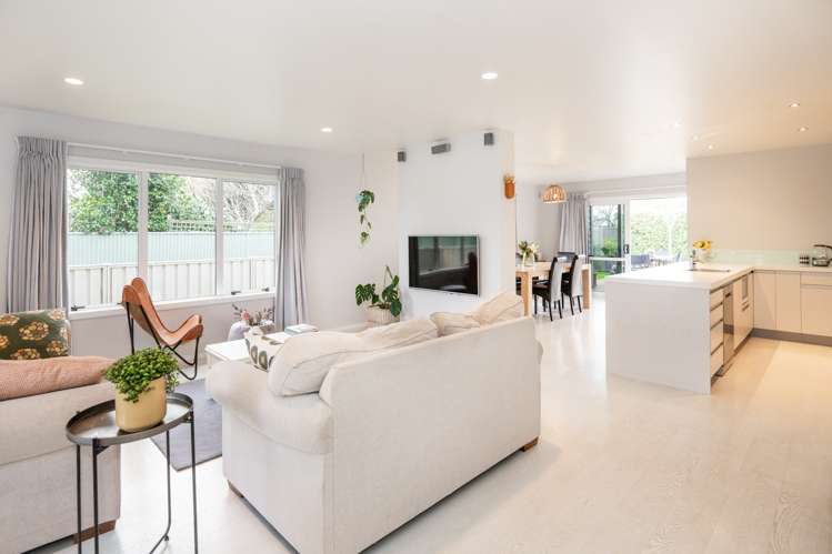 10 Anna Lane Raureka_4