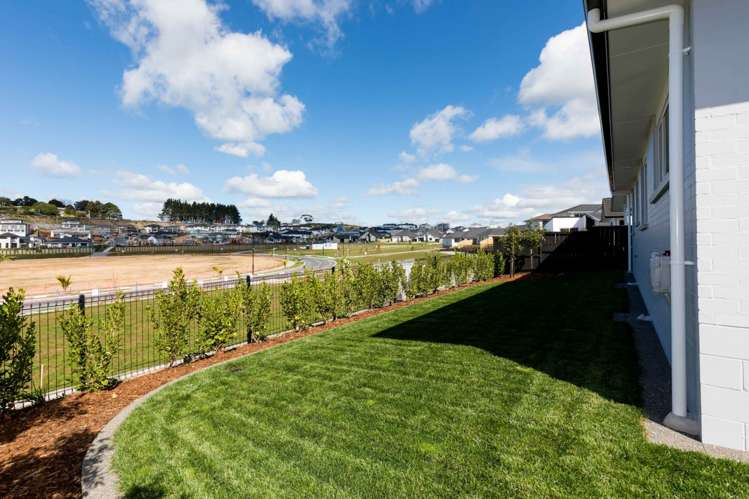 90 Colonial Drive Silverdale_13