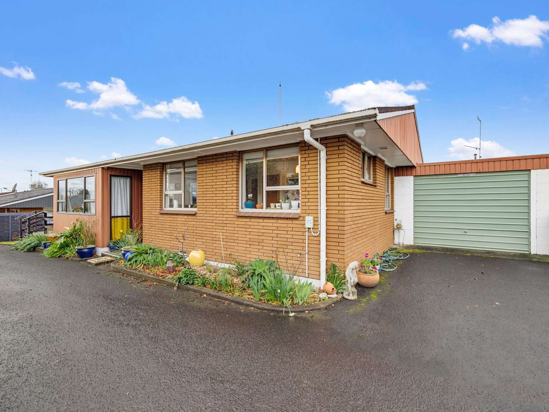 2/1151 Bank Street Te Awamutu_0