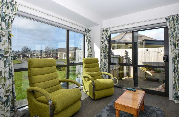 37 Ashmore Park Road Carterton_5