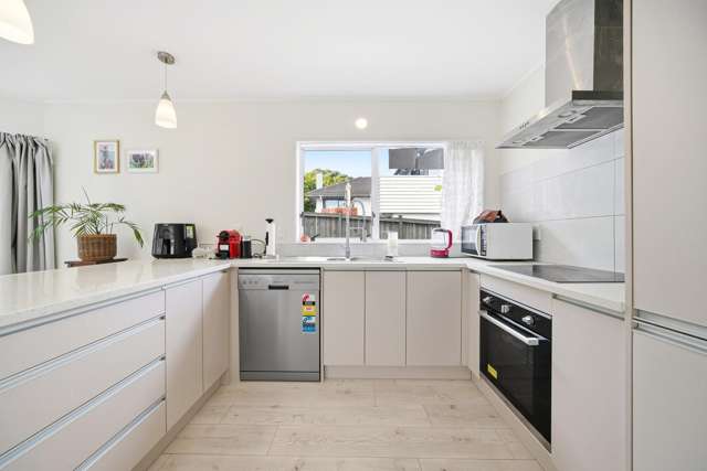 2/154 East Coast Road Forrest Hill_4