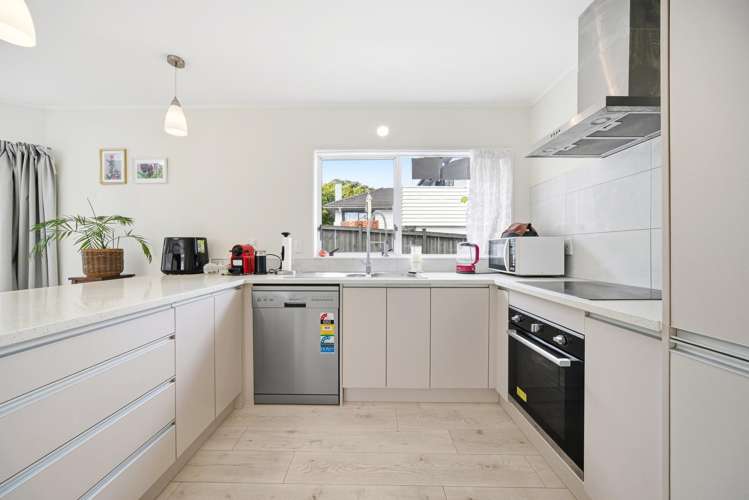 2/154 East Coast Road Forrest Hill_4