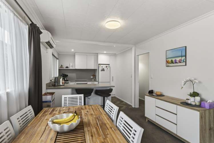 1/6 Hoyle Place Westown_11