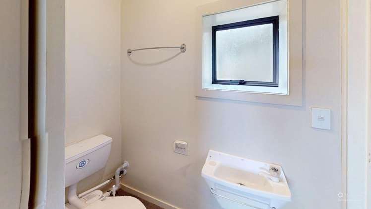 16 Dittmer Drive 10921_22