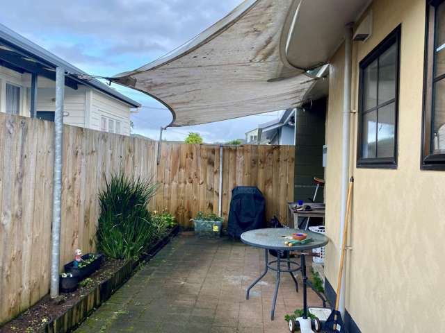 2/96 Mill Road Kensington_1