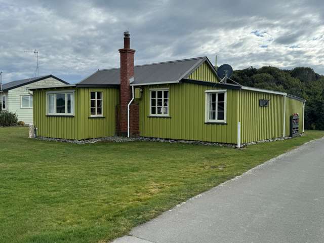 Cosy Cottage By The Sea