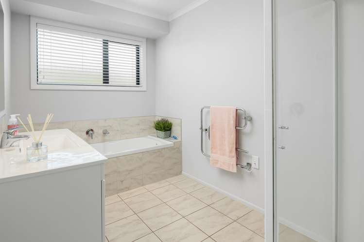 3 Nottinghill Drive Springlands_13