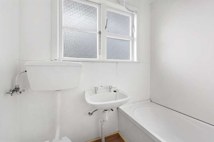 16 and 18 Churchill Avenue Gore_16