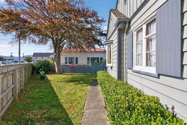 34 Riddlers Crescent Petone_1