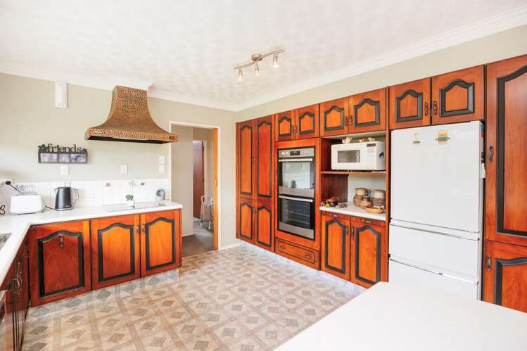 135 Amberley Avenue Highbury_3