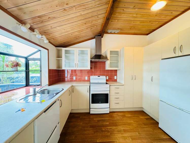 27 Formby Avenue Pt Chevalier_11