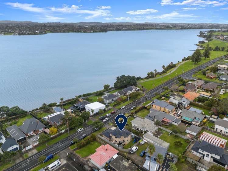 193 Riverside Avenue Point England_1