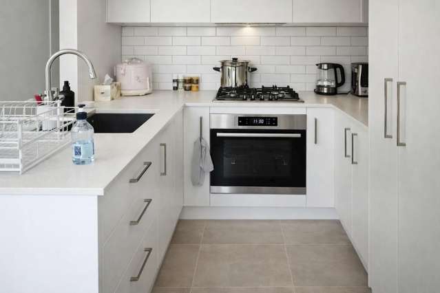  B/2 Jeanette Street Glenview_2