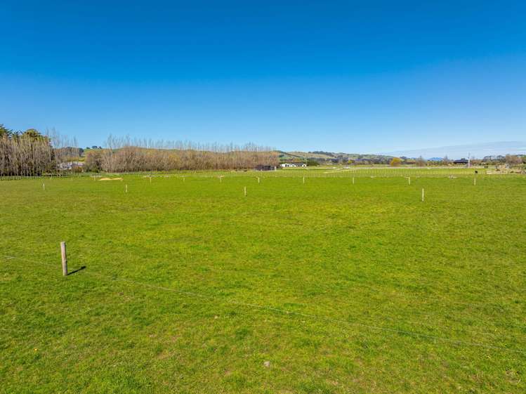 211 Masterton Castlepoint Road Castlepoint_12