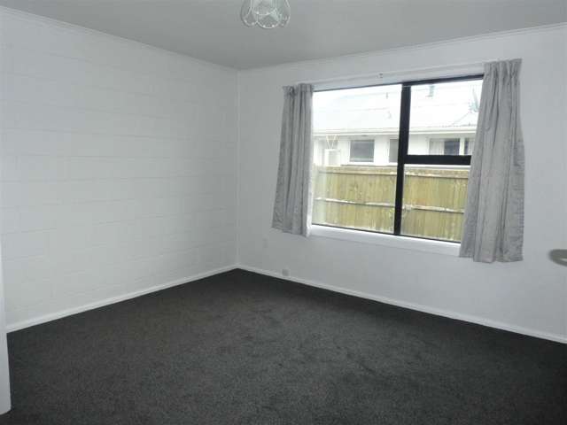 2/396 Hereford St Linwood_4