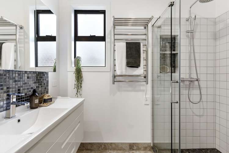 35 Waterbank Crescent Waterview_12