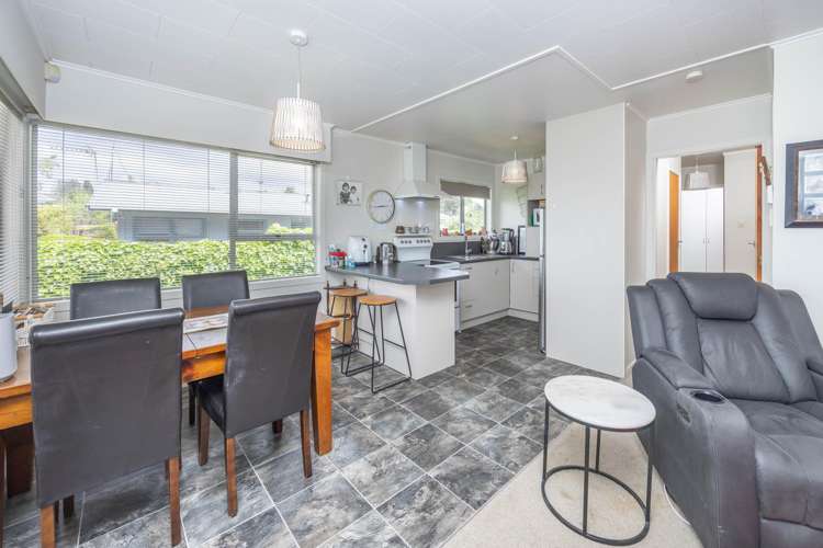 7 Maple Avenue Dinsdale_6