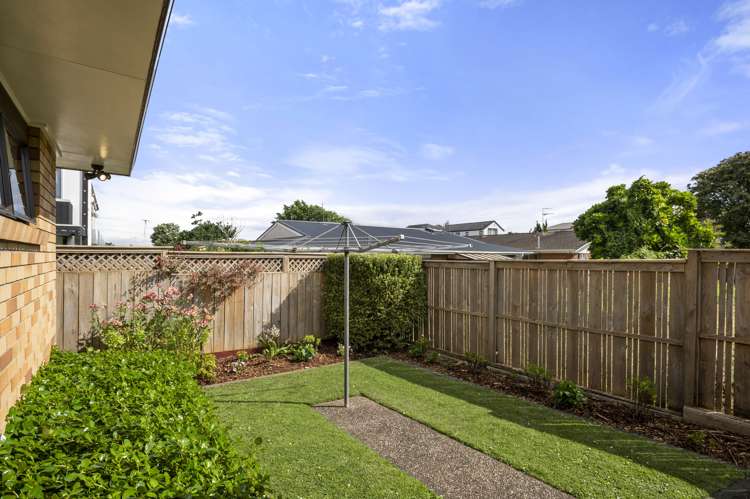 3/11 Turama Road Royal Oak_12
