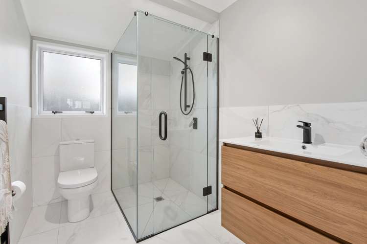 24c Grey Street Glenholme_12