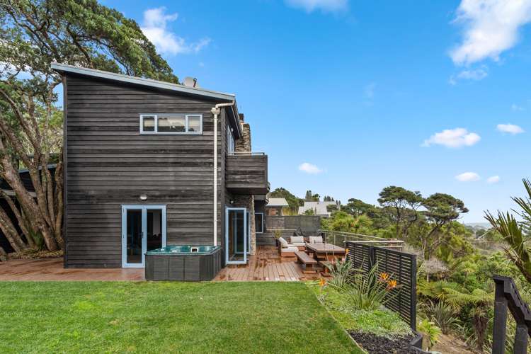 84 Domain Crescent Muriwai_2