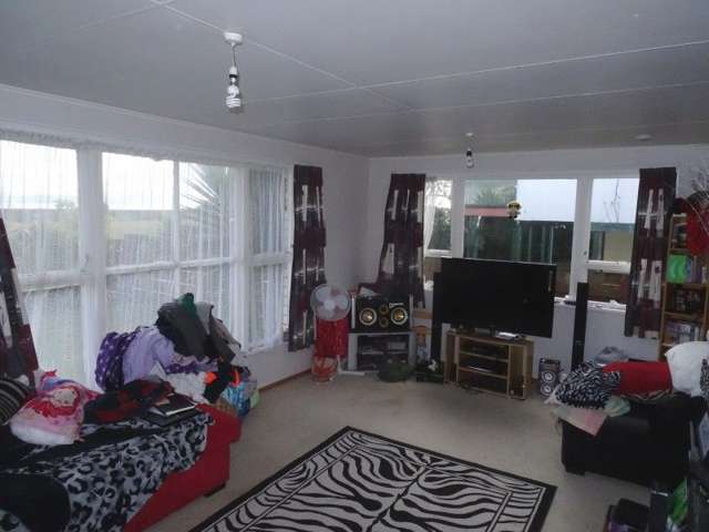 421 Fergusson Drive Thames_2